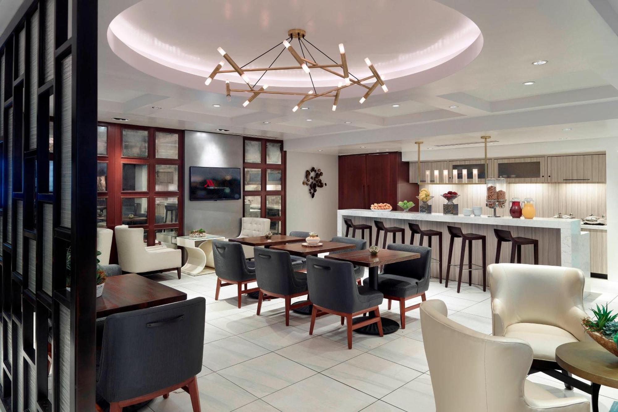New Orleans Marriott Metairie At Lakeway Exterior photo