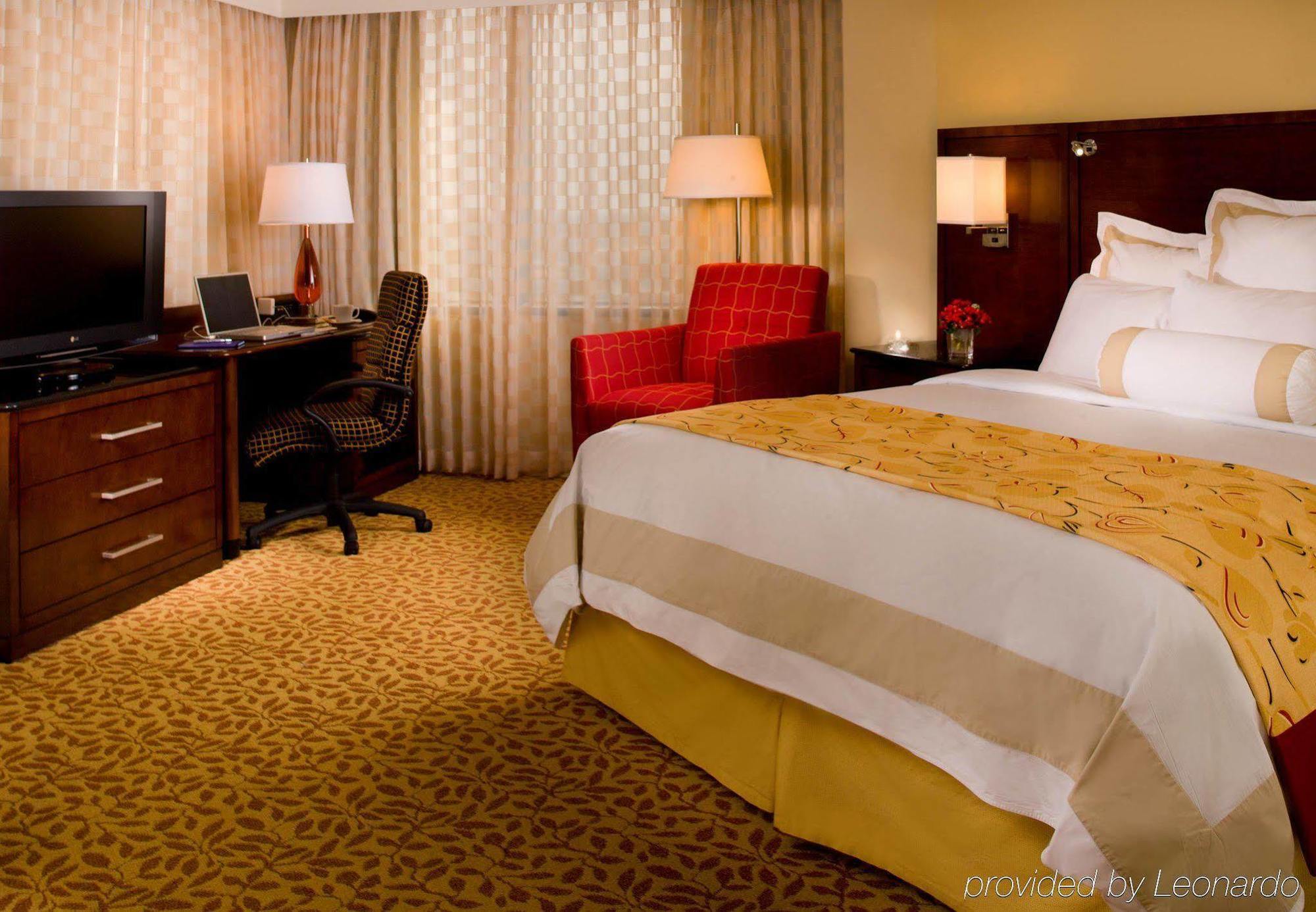 New Orleans Marriott Metairie At Lakeway Exterior photo